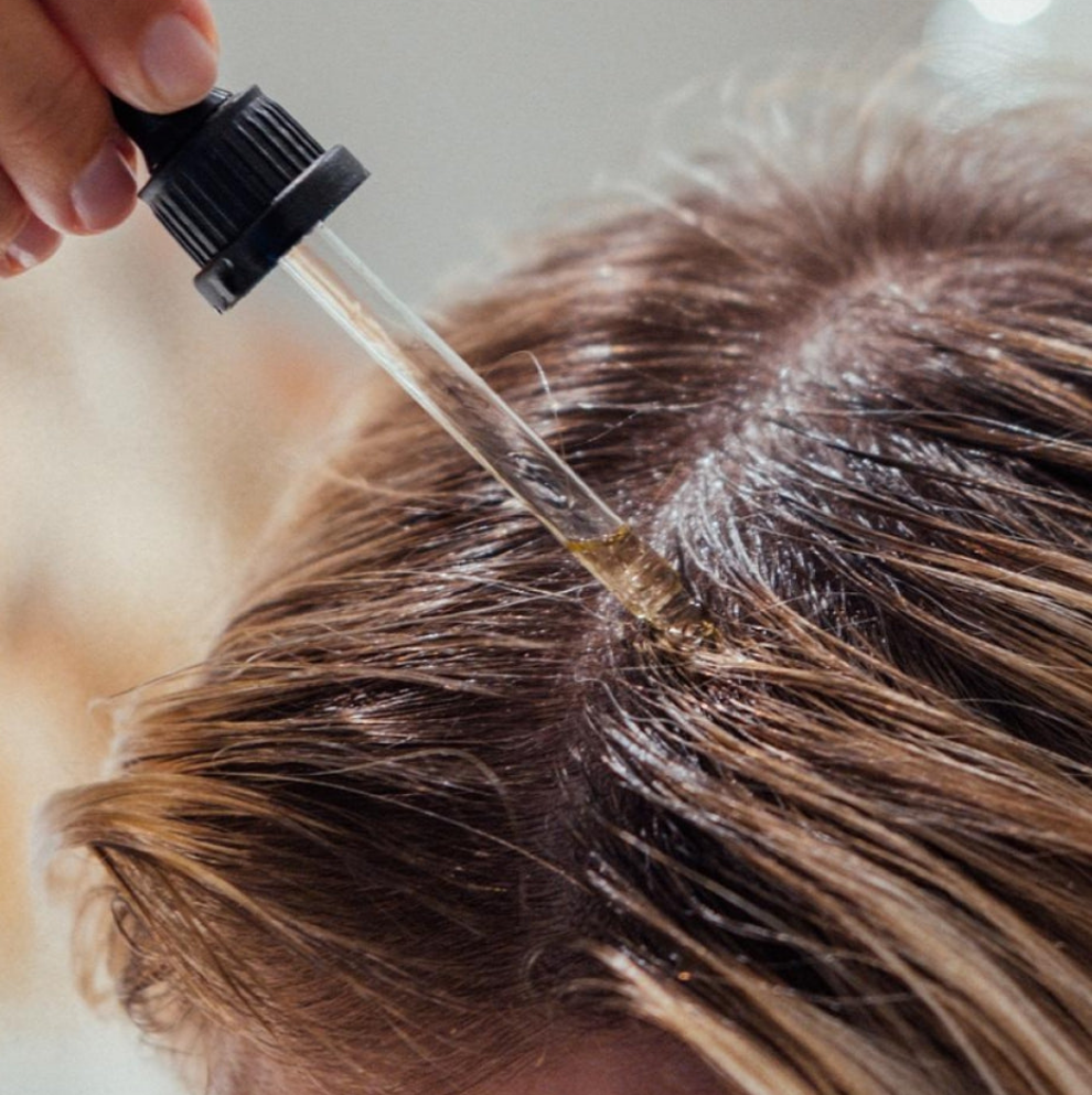 Premièrement, la Gamme Lolum Chogan est formulée pour révéler la beauté naturelle de la peau.

grâce à un mélange exclusif d’huiles précieuses et d’actifs végétaux soigneusement sélectionnés.