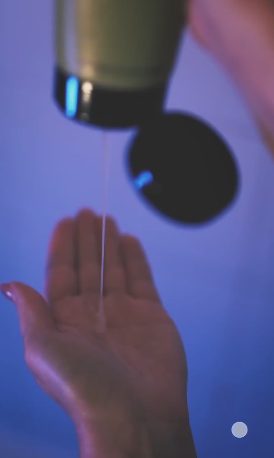 Charger la vidéo : Votre routine capillaire avec nos shampoings à la bave d&#39;escargot et huile d&#39;argan pour une chevelure éclatante de santé.