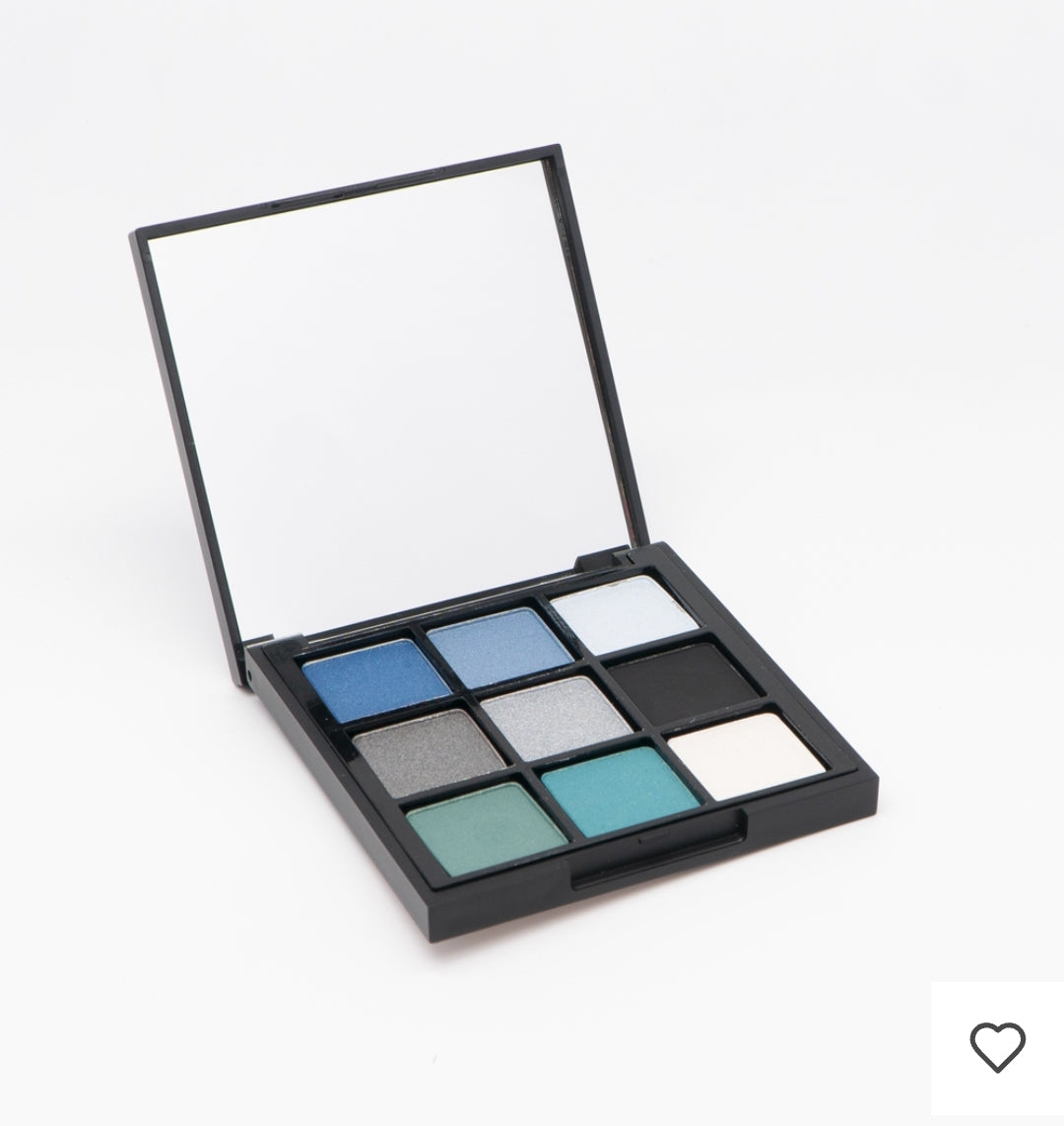 La gamme cosmétiques Chogan a été pensée pour sublimer la beauté naturelle,

Premièrement, tout en respectant la peau et en offrant une expérience unique entre soin, confort et élégance.  