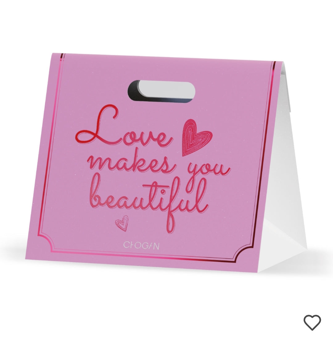 Premièrement : La gamme Sacs Cadeaux Chogan est spécialement , conçue pour sublimer chaque présent et transformer l'acte d'offrir en un moment d'exception.