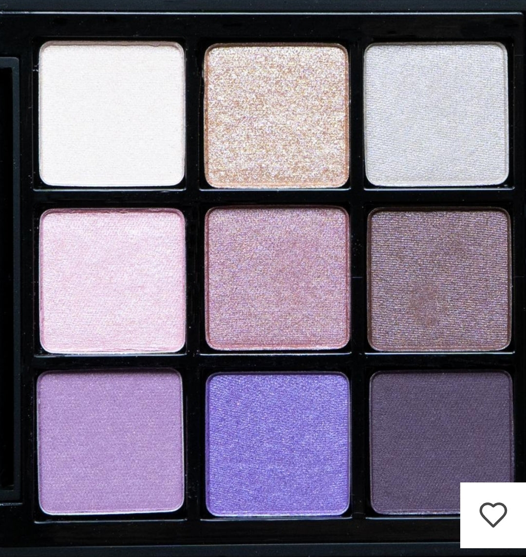 La gamme cosmétiques Chogan a été pensée pour sublimer la beauté naturelle,

Premièrement, tout en respectant la peau et en offrant une expérience unique entre soin, confort et élégance.  