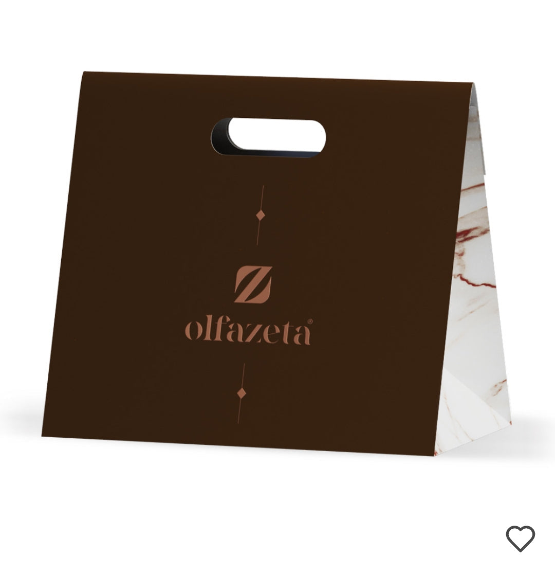 Premièrement : La gamme Sacs Cadeaux Chogan est spécialement , conçue pour sublimer chaque présent et transformer l'acte d'offrir en un moment d'exception.