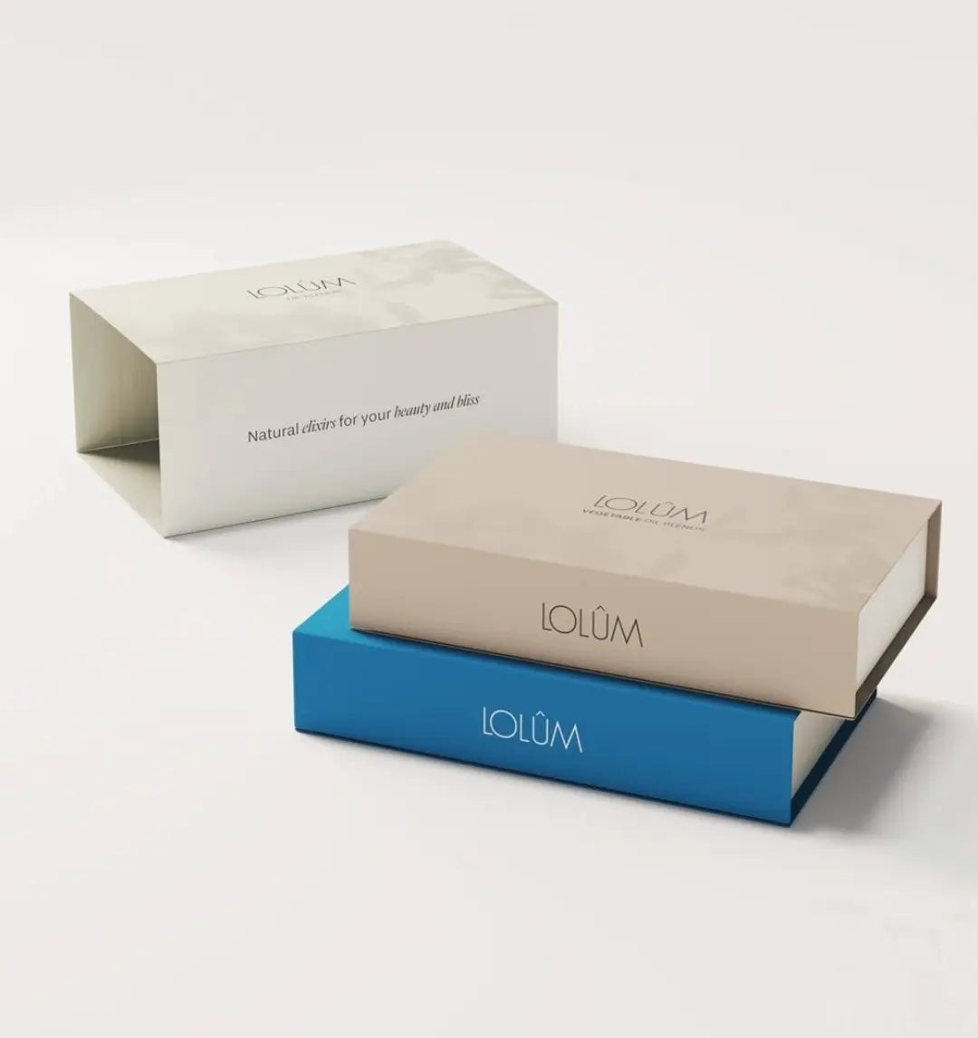 Premièrement, la Gamme Lolum Chogan est formulée pour révéler la beauté naturelle de la peau.

grâce à un mélange exclusif d’huiles précieuses et d’actifs végétaux soigneusement sélectionnés.