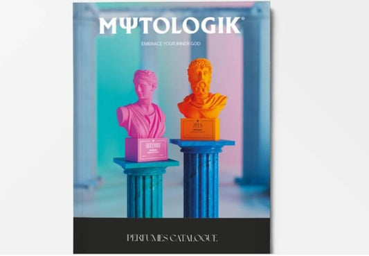 Catalogue en langue française , dédié à l’exclusive collection de parfums Mytologik. Disponible en quatre langues, il permet de découvrir les compositions olfactives raffinées de la marque, inspirées par des figures emblématiques de la mythologie grecque antique.