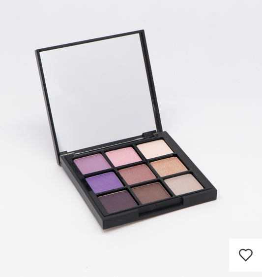 La gamme cosmétiques Chogan a été pensée pour sublimer la beauté naturelle,

Premièrement, tout en respectant la peau et en offrant une expérience unique entre soin, confort et élégance.  