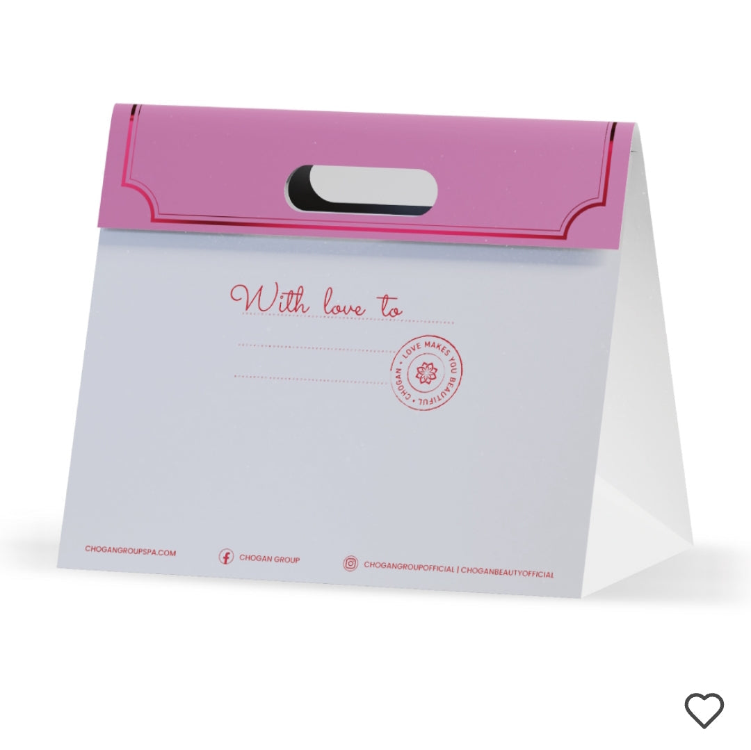 Premièrement : La gamme Sacs Cadeaux Chogan est spécialement , conçue pour sublimer chaque présent et transformer l'acte d'offrir en un moment d'exception.