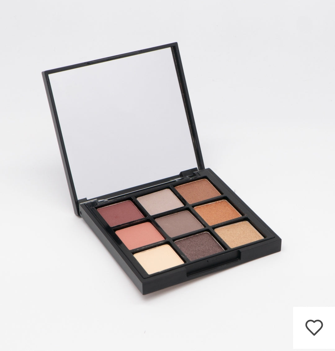 La gamme cosmétiques Chogan a été pensée pour sublimer la beauté naturelle,

Premièrement, tout en respectant la peau et en offrant une expérience unique entre soin, confort et élégance.  