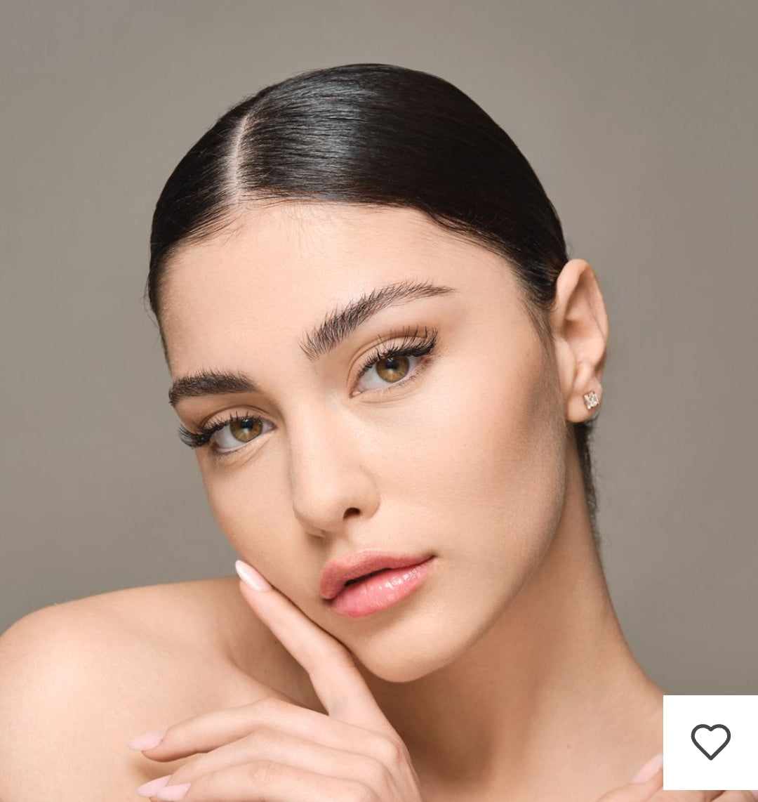 La gamme cosmétiques Chogan a été pensée pour sublimer la beauté naturelle,

Premièrement, tout en respectant la peau et en offrant une expérience unique entre soin, confort et élégance.  