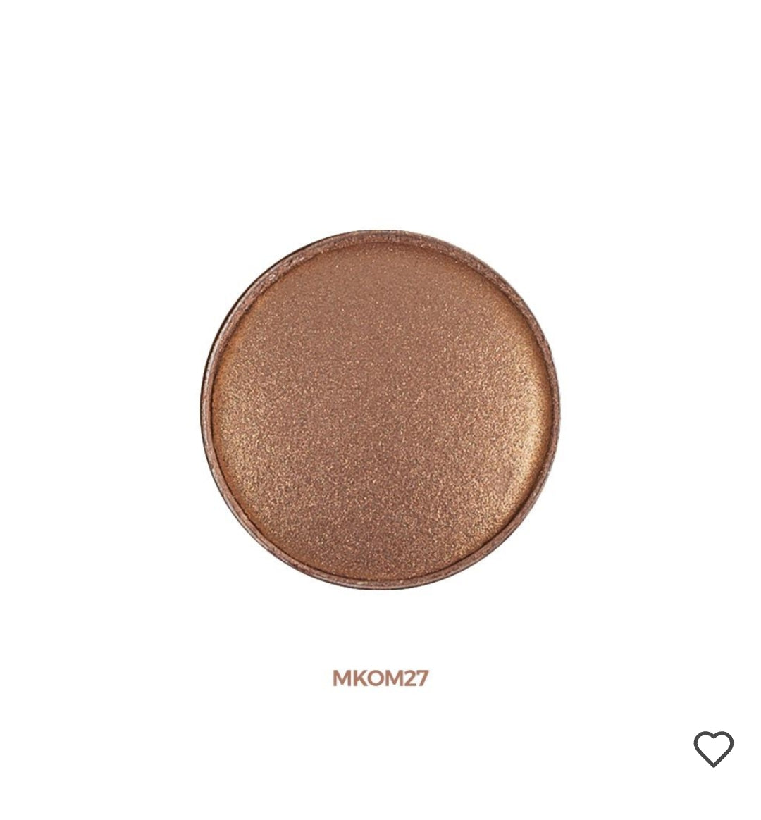 La gamme cosmétiques Chogan a été pensée pour sublimer la beauté naturelle,

Premièrement, tout en respectant la peau et en offrant une expérience unique entre soin, confort et élégance.